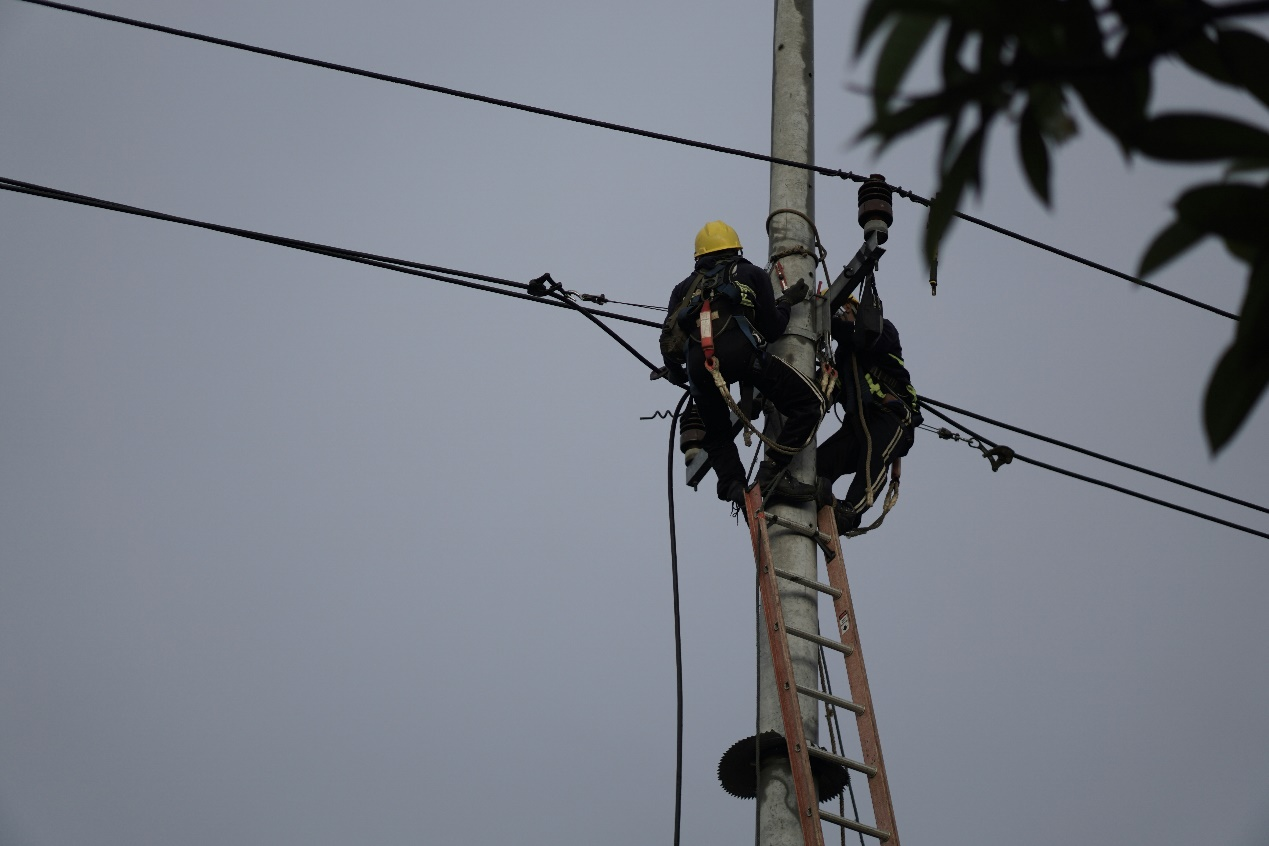FTTH Netwerkinstallatie: high-speed glasvezeloptische connectiviteit